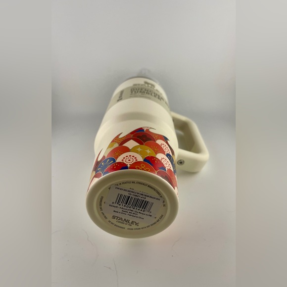 BNWT Stanley 30 Oz Lunar New Year Cream Dragon Tumbler - Picture 4 of 4